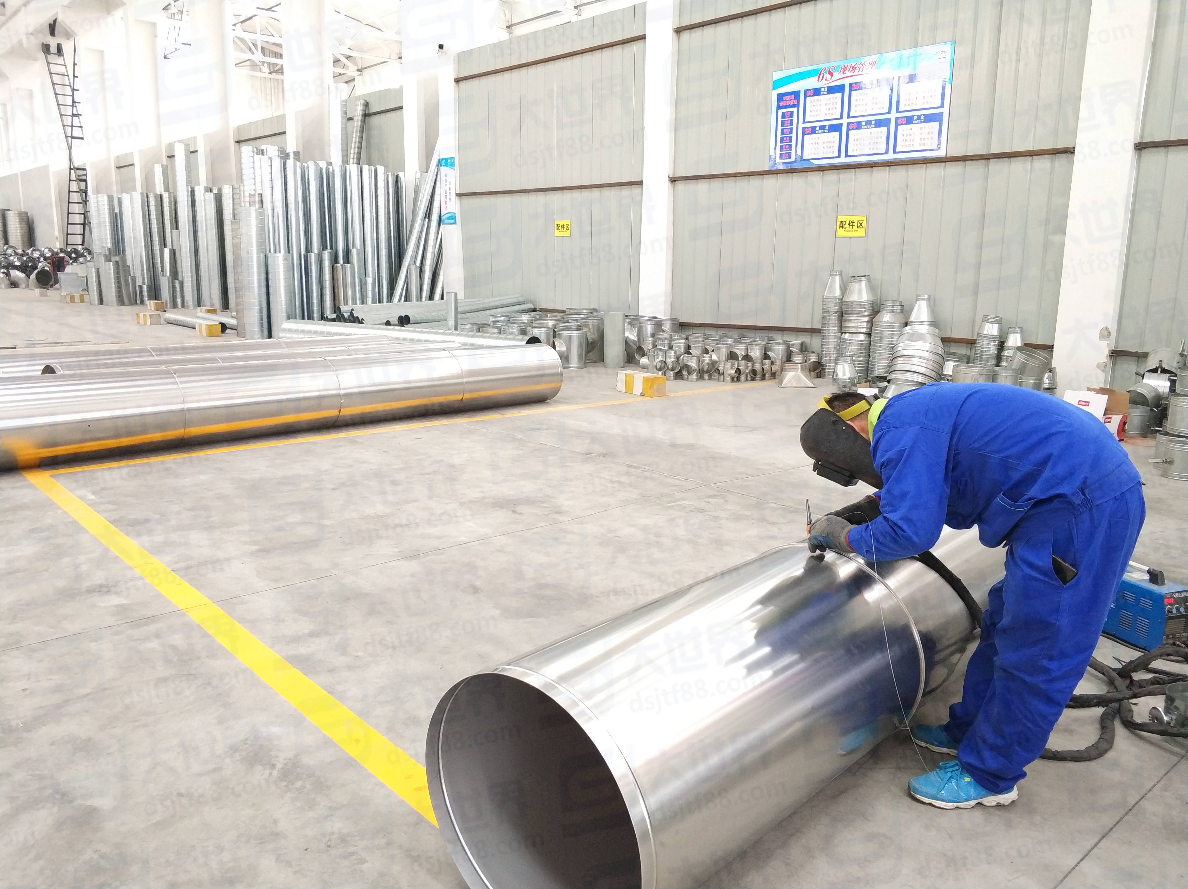 通風(fēng)管道加工定制廠家直銷焊接管 (22) 通風(fēng)管道加工定制廠家直銷焊接管 (22)